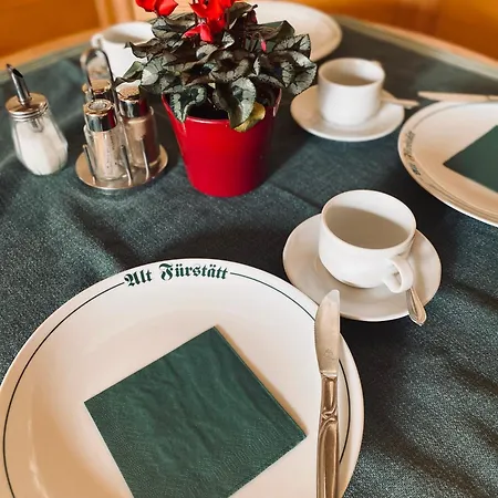 - Alt Fürstätt Hotel *